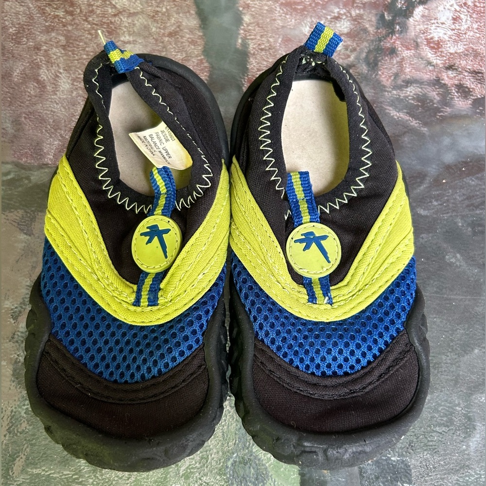 Laguna | water shoes | size 7